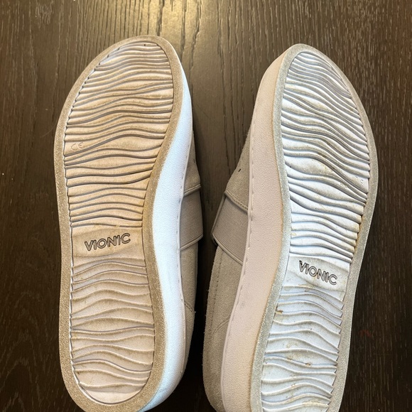 Vionic Womens Midi Perforated Grey Nubuck Casual
Slip On Shoes Size 8.5 - Picture 8 of 8